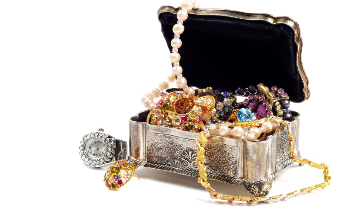 Explore the Perfect Blend of History and Profit: Sell Vintage Jewelry Pieces in Bethesda, MD